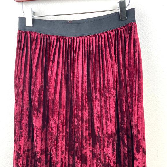 Womens Skirt Sz S Velvet Whimsigoth Witchy Burgundy Vamp Holiday Christmas Midi - Picture 3 of 9
